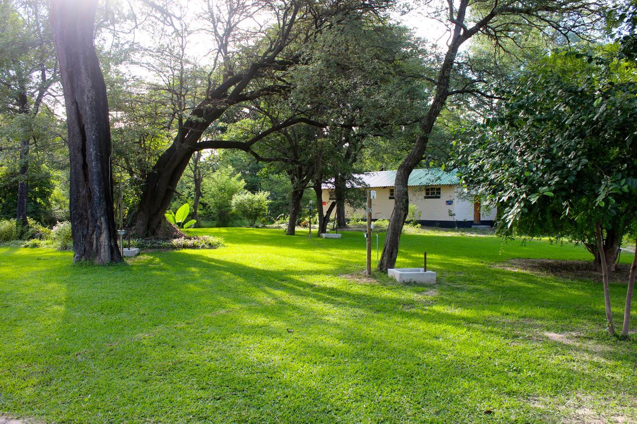 Caprivi Mutoya Lodge And Campsite Катима Мулило Екстериор снимка