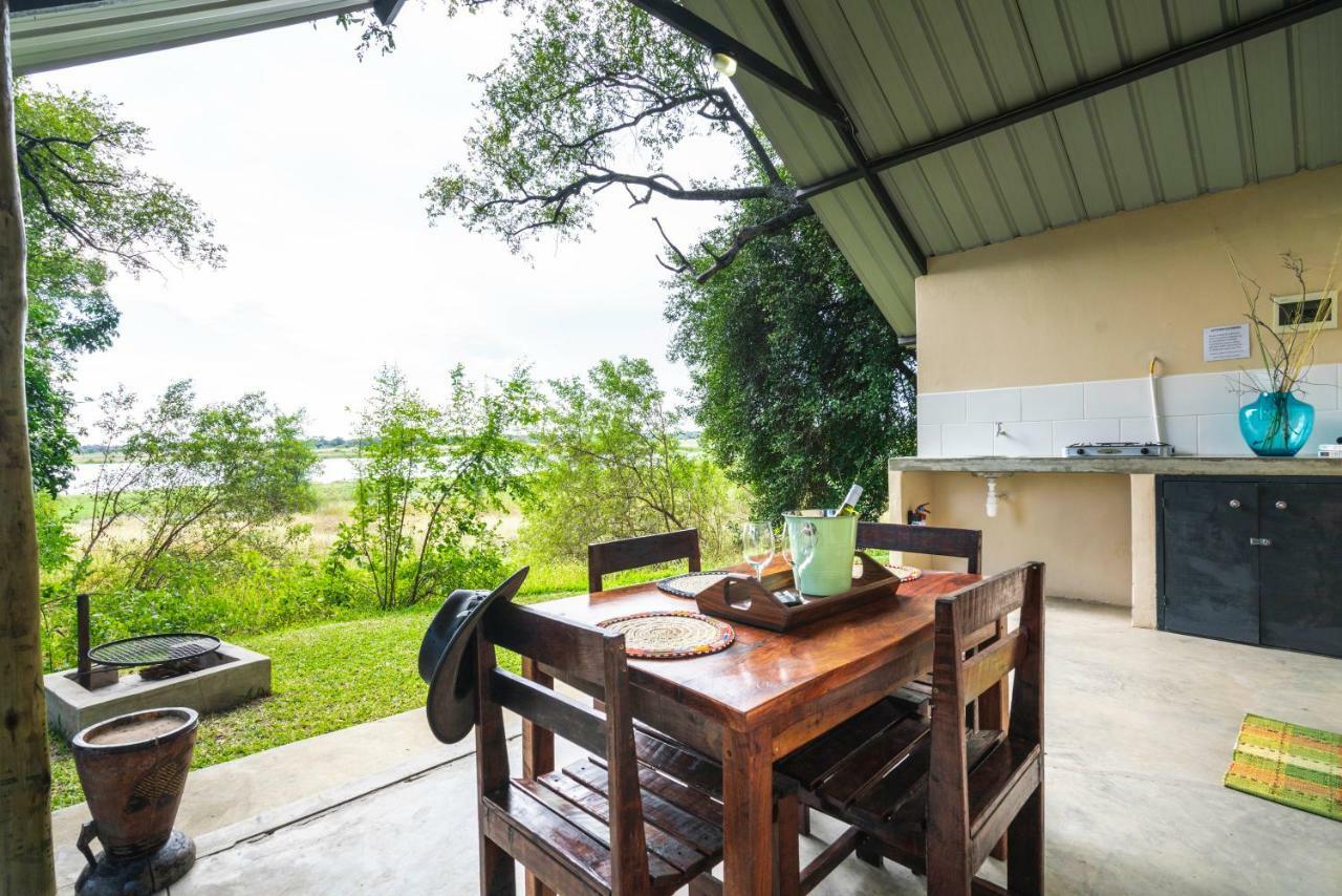 Caprivi Mutoya Lodge And Campsite Катима Мулило Екстериор снимка
